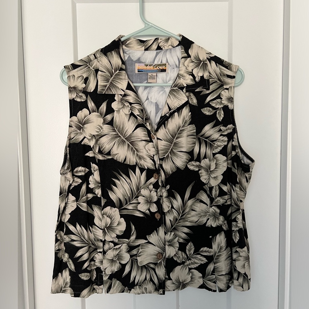 Vintage Sunset Cove: Sleeveless Leafy Blouse: Size XL